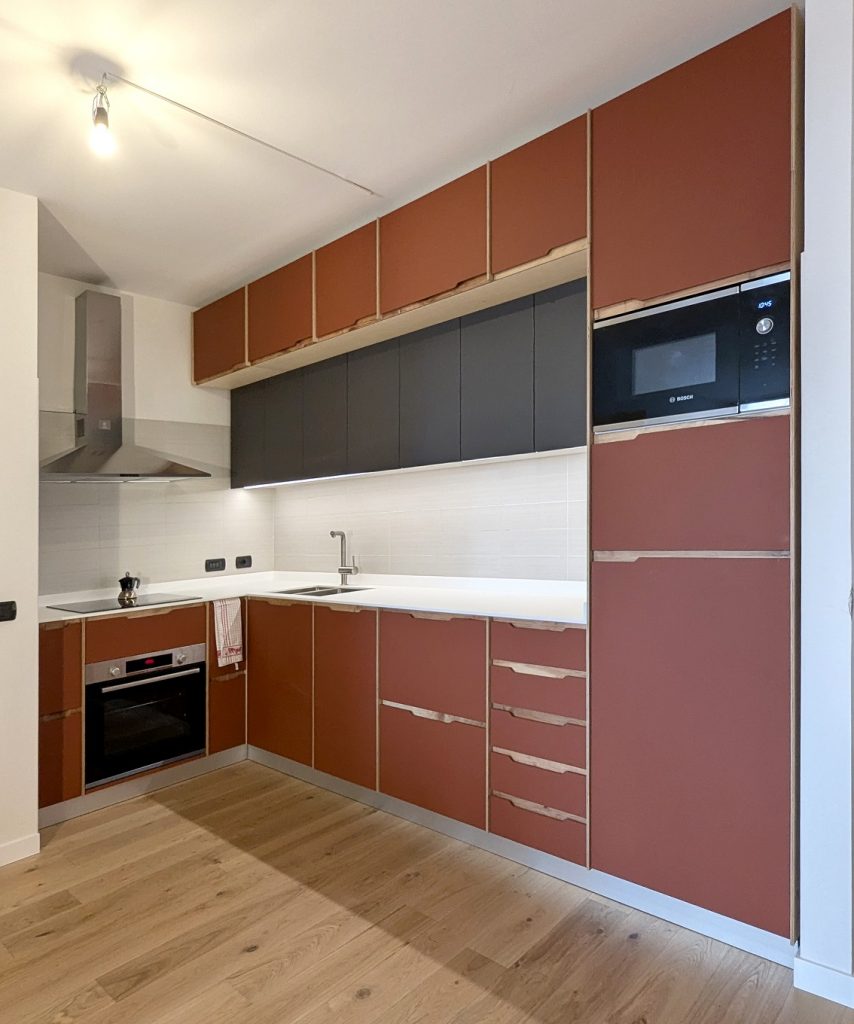 Cucina in multistrato e fenix