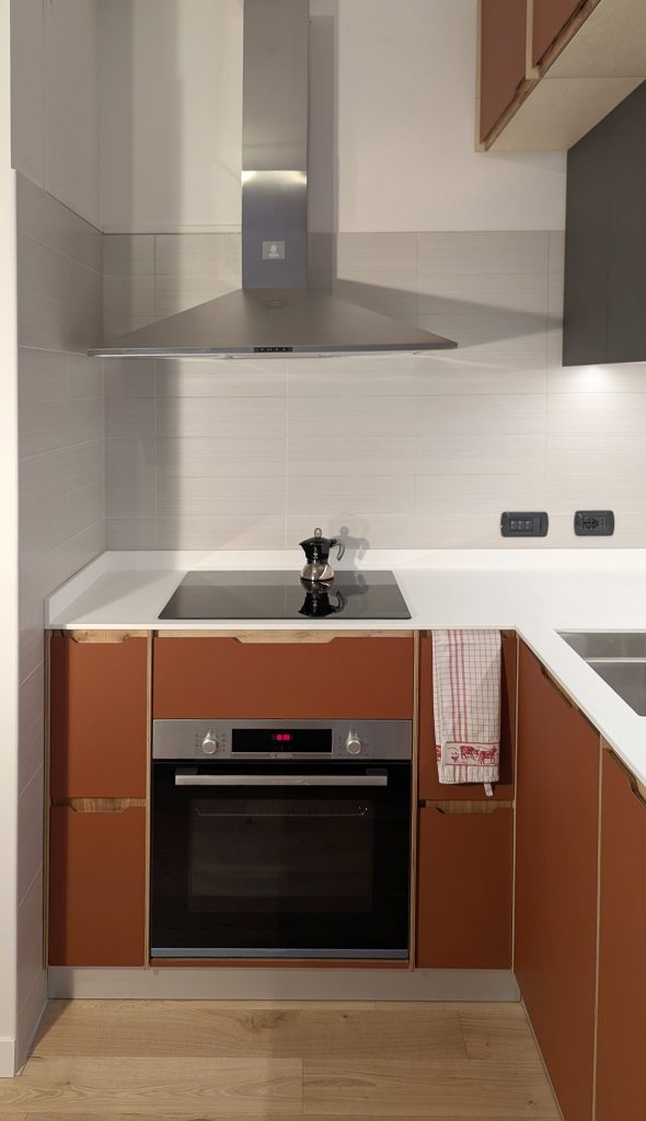 Cucina in multistrato e fenix