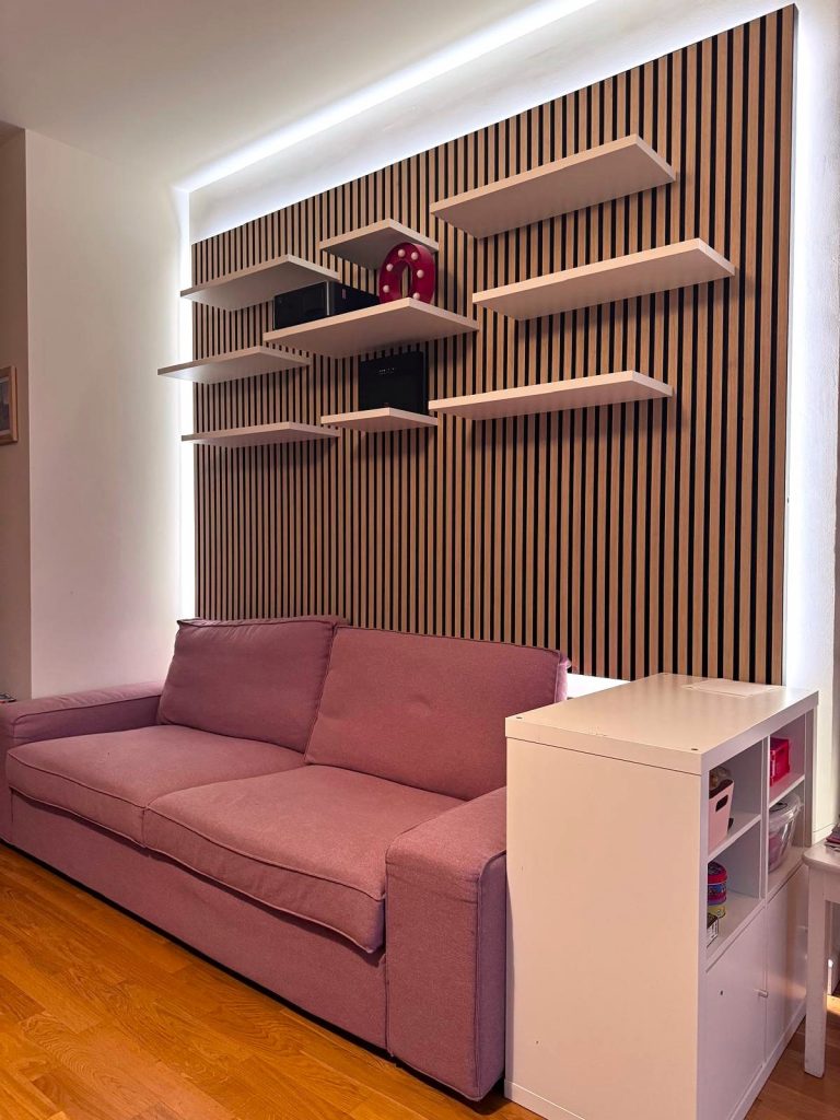 Boiserie con mensole
